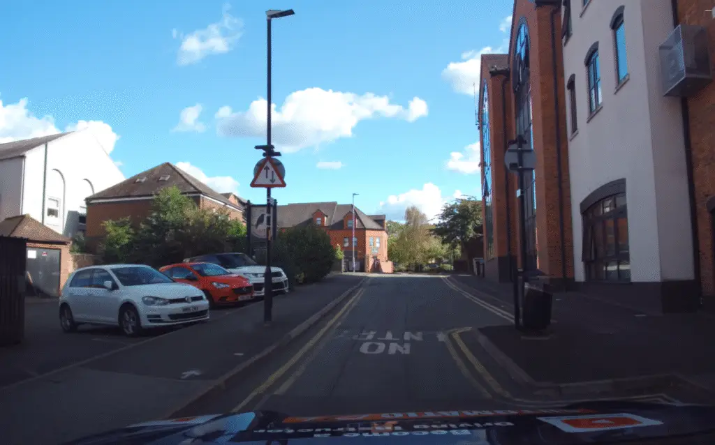 Traffic Crosses One-Way Road Ahead vs Traffic Becomes Two-Way