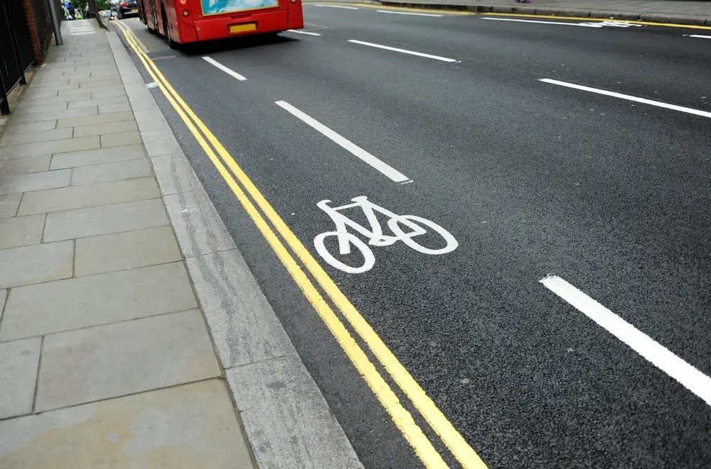  With-Flow Bus Lanes: Spot the Difference